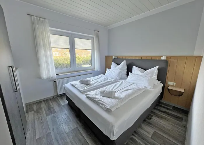 Deichblick 4 In Norddeich- Urlaub Und Erholung Am *